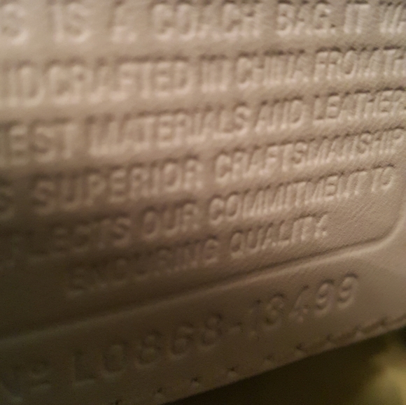 New Coach Handbag - Picture 3 of 9